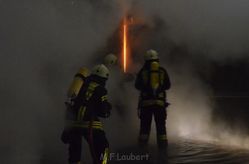 Feuer 3 Koeln Ostheim Rath Roesrathertstr P0235.JPG - Miklos Laubert